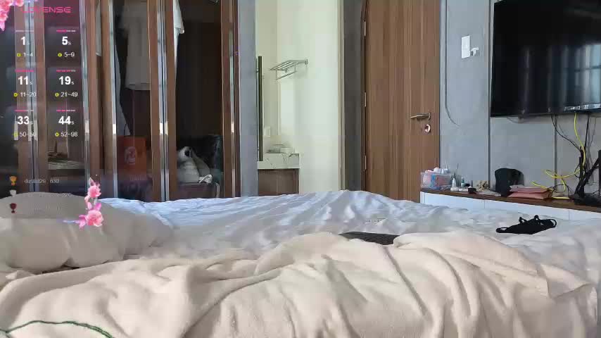 hot-ass-18 Adult Chat January 17, 2026