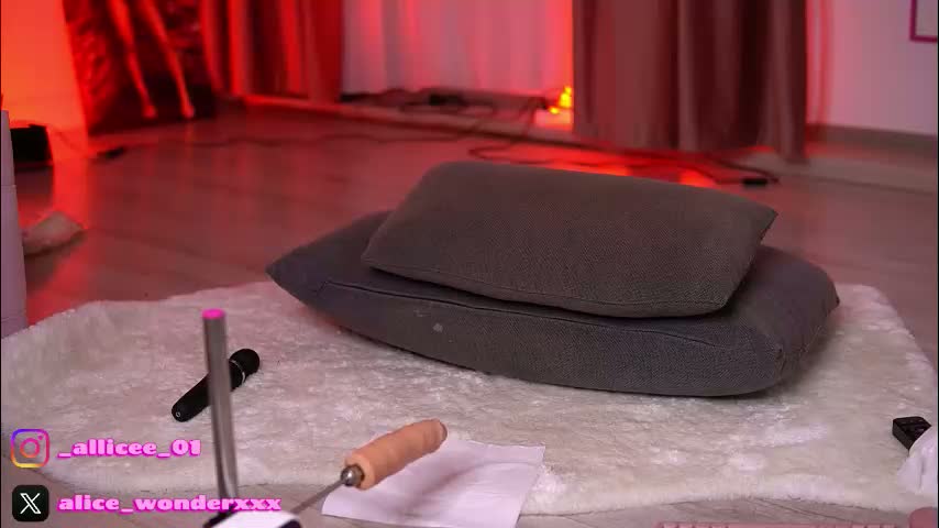 vanessasimon Adult Chat January 18, 2026