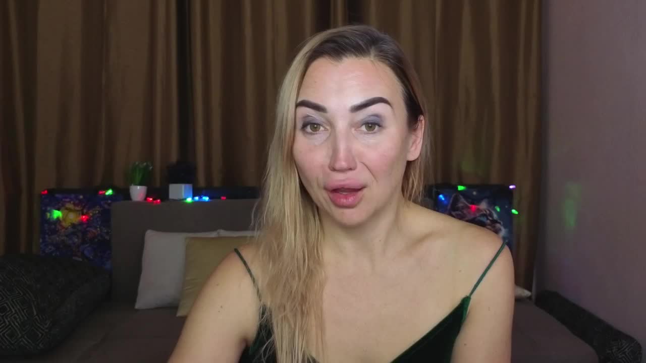 Jullyblondkiss Adult Chat January 18, 2026