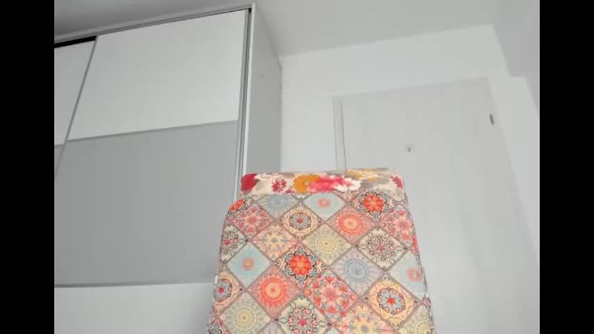 snow_flakee Adult Chat January 18, 2026