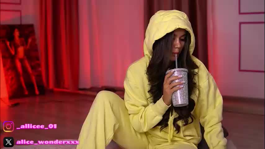 vanessasimon Adult Chat January 18, 2026