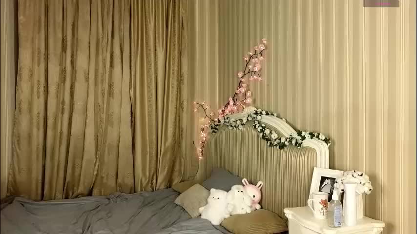 foxxx_tail Adult Chat January 18, 2026