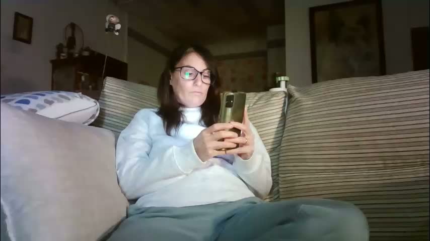 lolahueso Adult Chat January 18, 2026