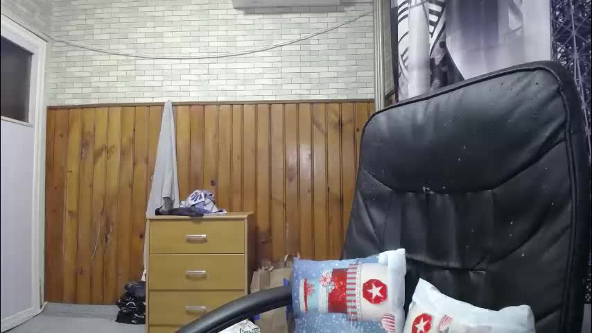 xxxnewlywedsxxx Adult Chat January 18, 2026