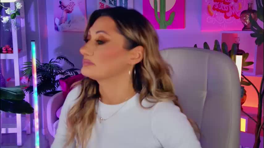 sarahholly Adult Chat January 18, 2026