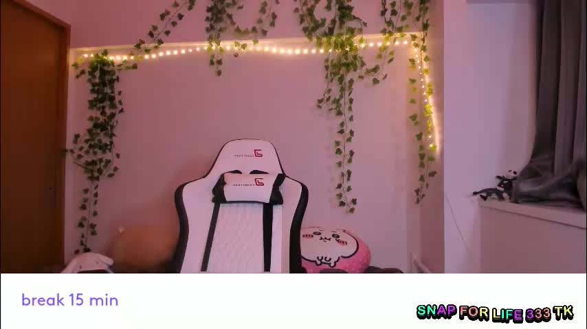 vivian_qwerty Adult Chat January 19, 2026