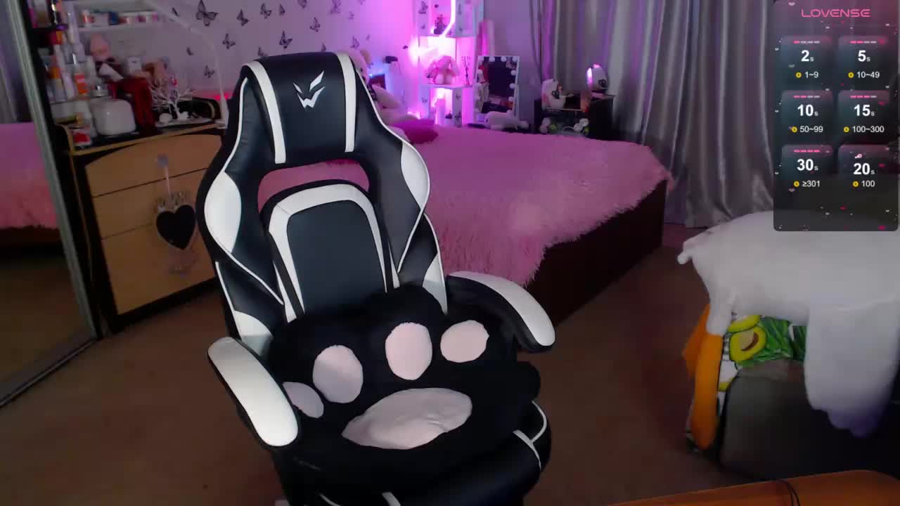 miss-alice- Adult Chat January 19, 2026