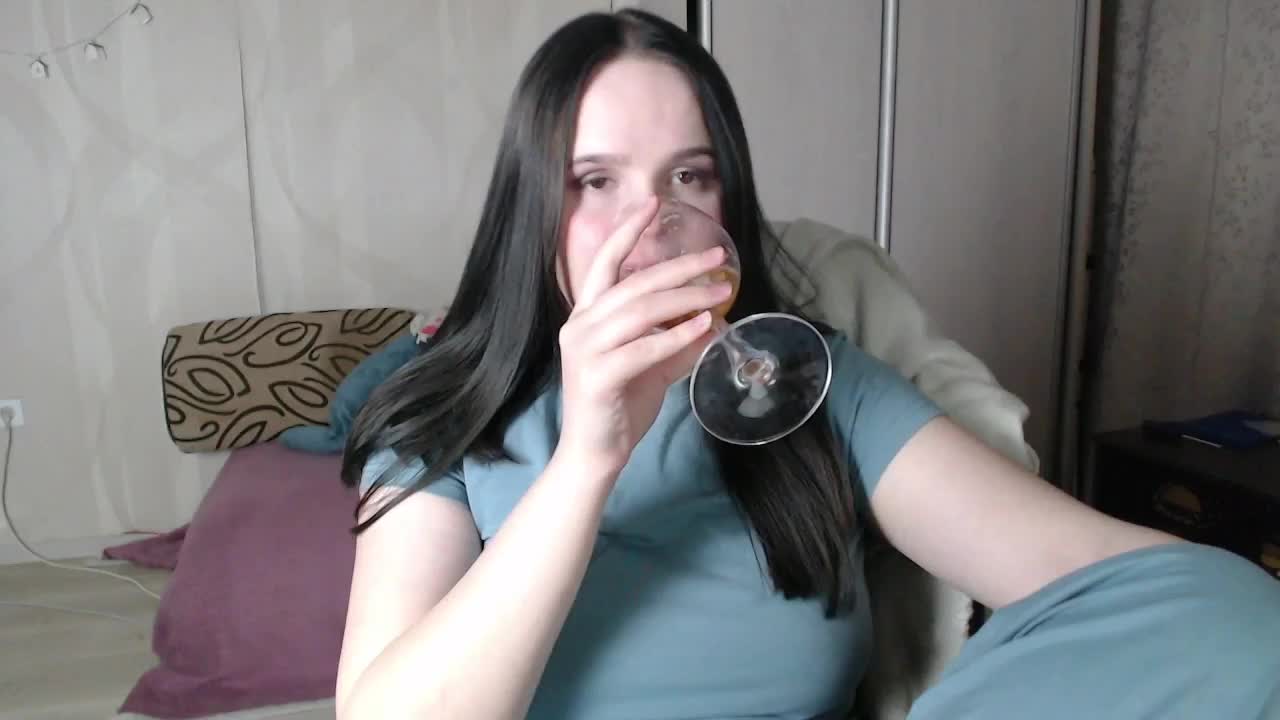 Lizzi-Peach Adult Chat January 19, 2026