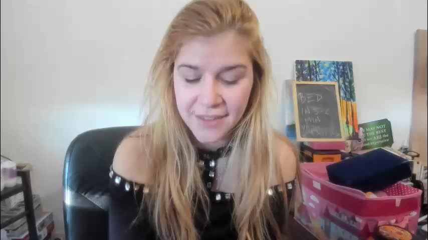 artsyandcraftsy_ Adult Chat January 19, 2026