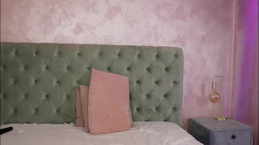 lucywilow Adult Chat January 21, 2026