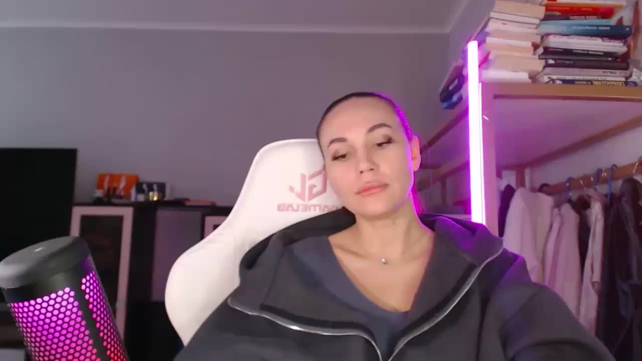 QWEENII Adult Chat January 21, 2026