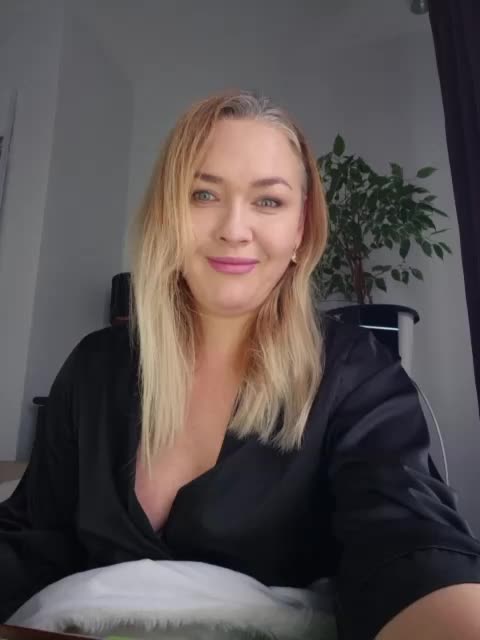 Yesenia-1 Adult Chat January 21, 2026