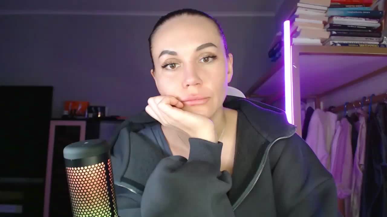 QWEENII Adult Chat January 21, 2026