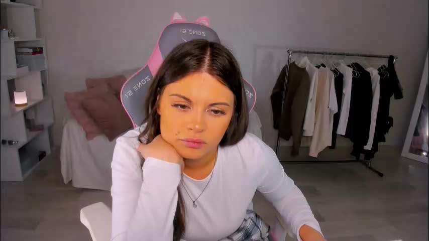 elunaseduces Adult Chat January 21, 2026