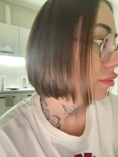 v_-_-_v Adult Chat January 21, 2026