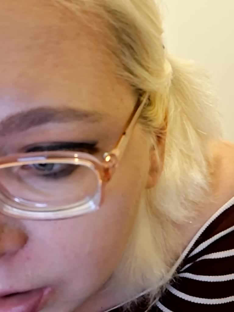 Vika211 Adult Chat January 21, 2026