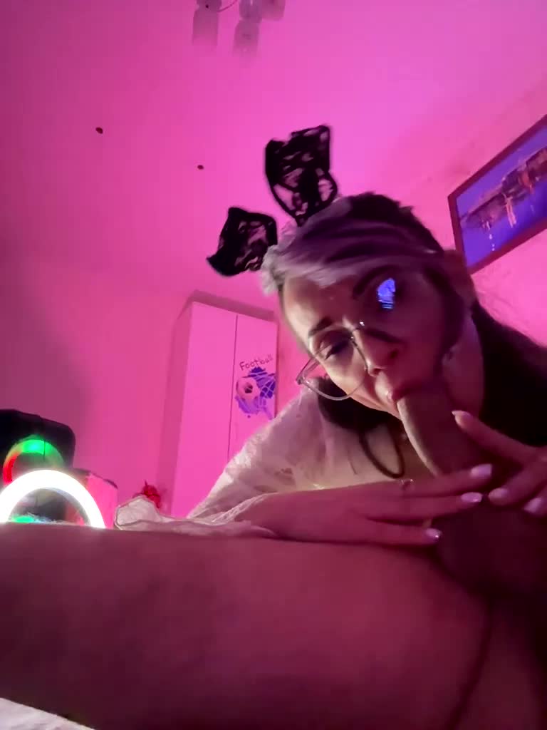 VIP17CoupleDream Adult Chat January 22, 2026