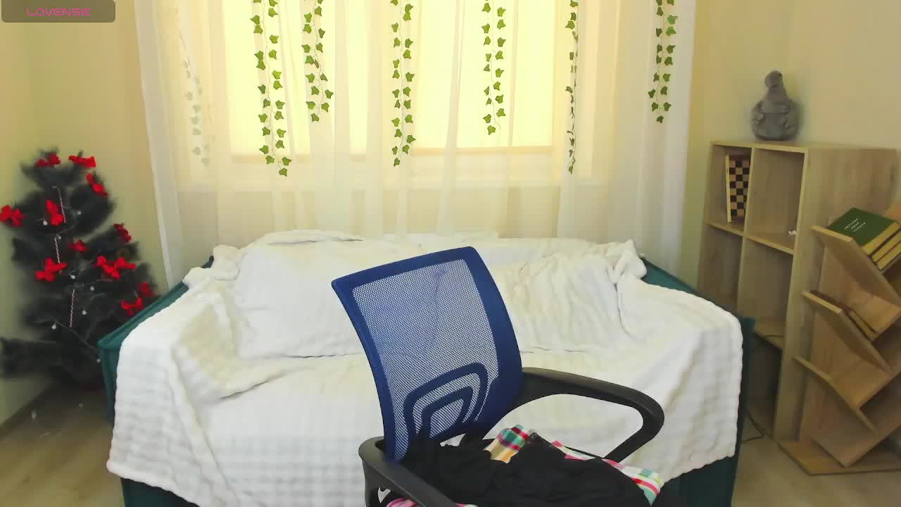 MonikaPinch Adult Chat January 22, 2026