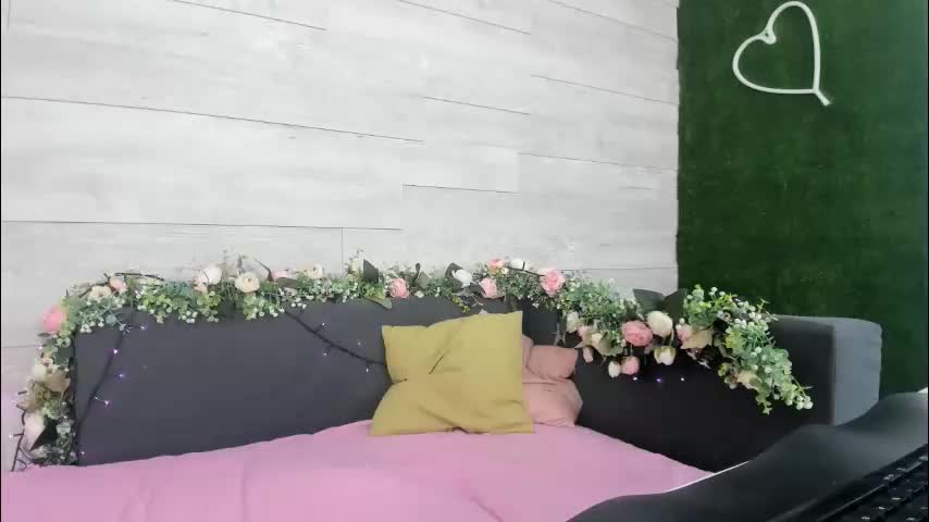 hugeboobserin Adult Chat January 22, 2026