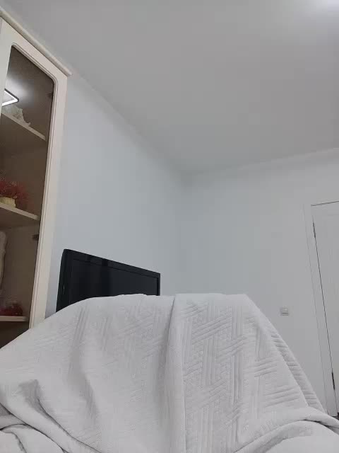 _SKYY_____ Adult Chat January 22, 2026