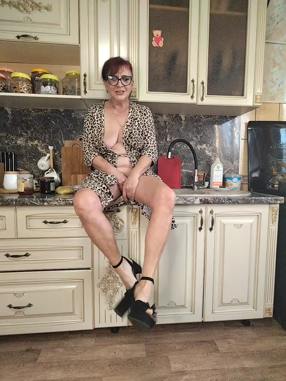 nika74- Adult Chat January 22, 2026