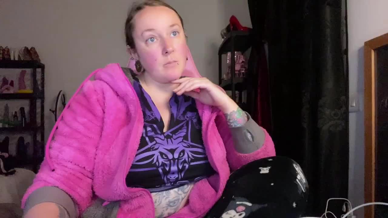 NylonQueen Adult Chat January 22, 2026