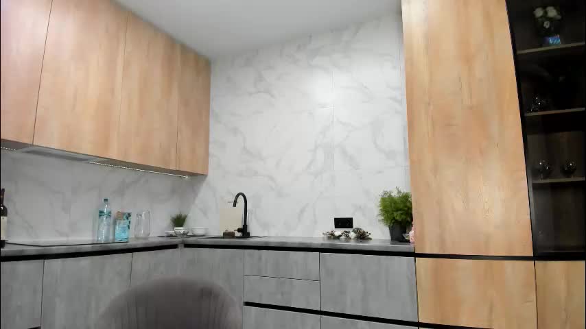 ar_ya18 Adult Chat January 22, 2026