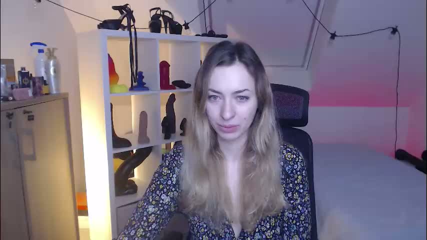 scarlet_sophie Adult Chat January 23, 2026