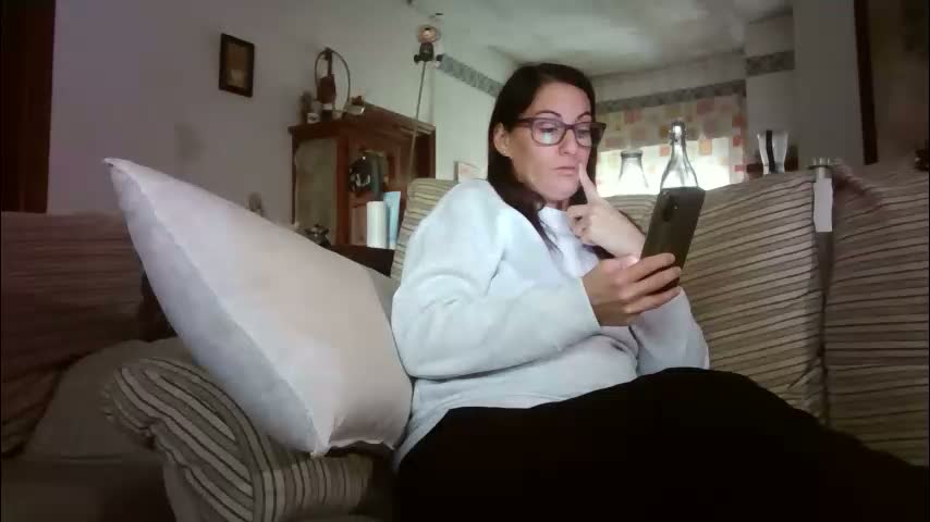 lolahueso Adult Chat January 23, 2026