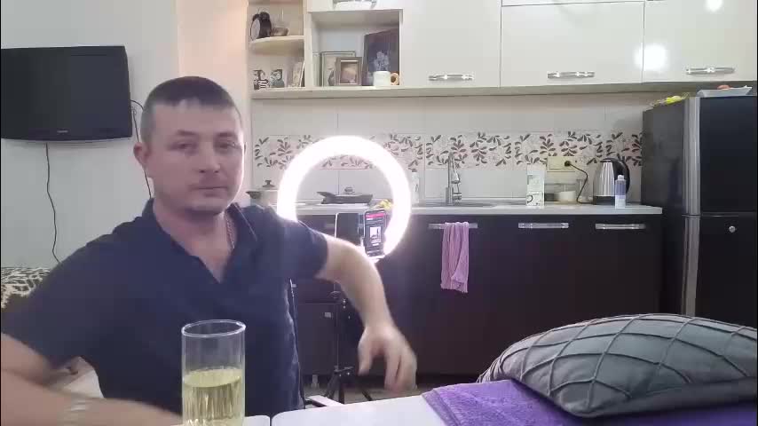 best_ass2000 Adult Chat January 25, 2026