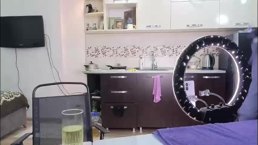 best_ass2000 Adult Chat January 25, 2026