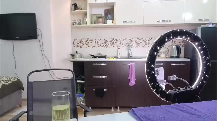 best_ass2000 Adult Chat January 25, 2026