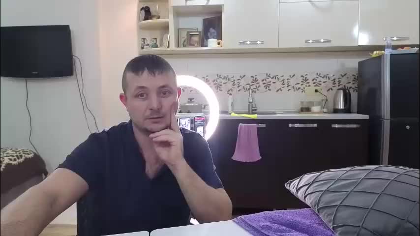 best_ass2000 Adult Chat January 25, 2026