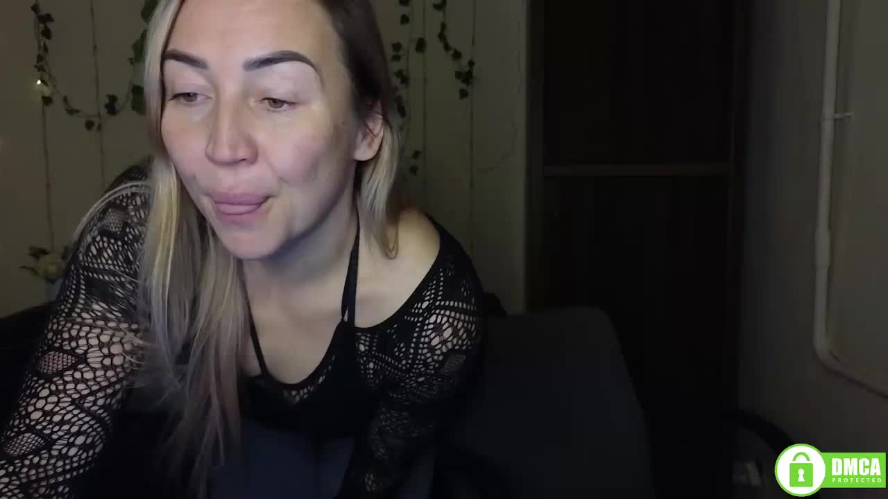 Jullyblondkiss Adult Chat January 25, 2026