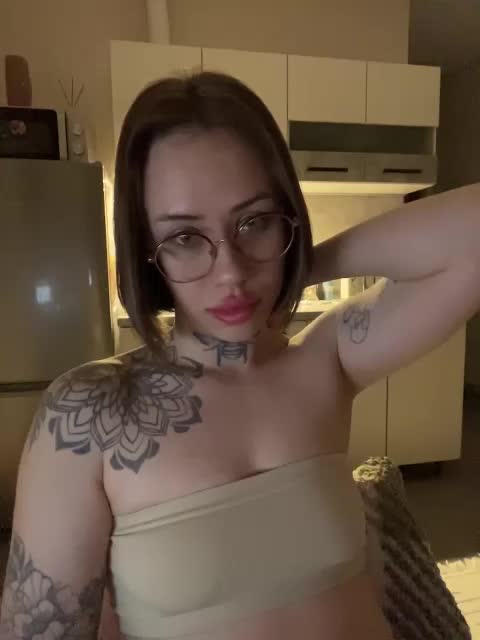 v_-_-_v Adult Chat January 25, 2026