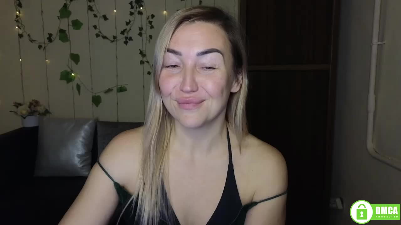 Jullyblondkiss Adult Chat January 25, 2026