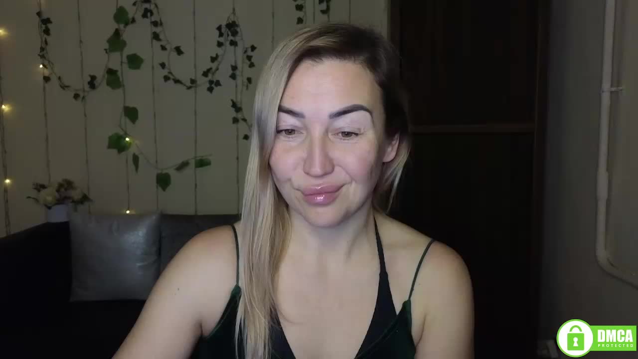 Jullyblondkiss Adult Chat January 25, 2026