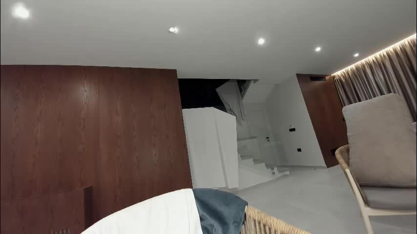 ehotlovea Adult Chat January 25, 2026