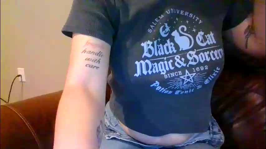 alliebearx Adult Chat January 25, 2026