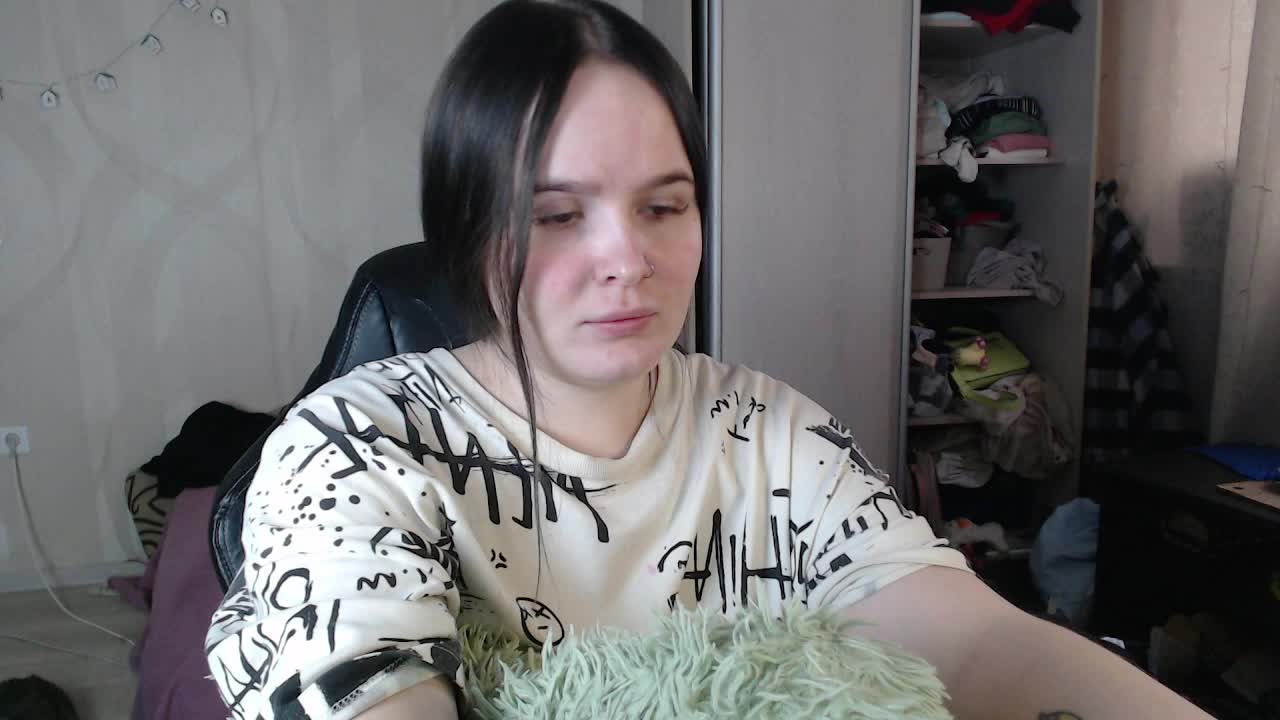 Lizzi-Peach Adult Chat January 25, 2026