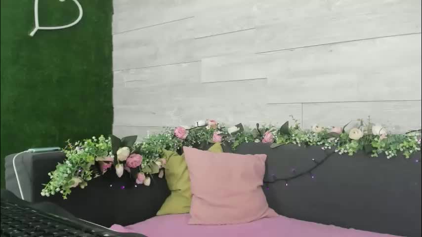 hugeboobserin Adult Chat January 26, 2026