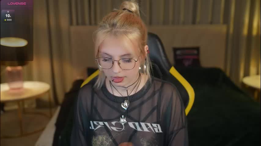 sweetdesiree_ Adult Chat January 26, 2026