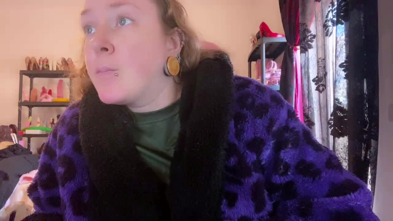 NylonQueen Adult Chat January 27, 2026