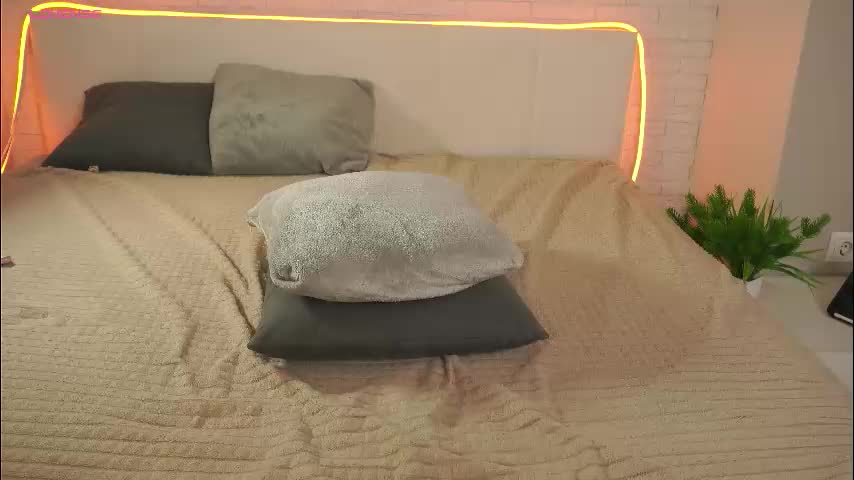 roxannabrik Adult Chat January 28, 2026