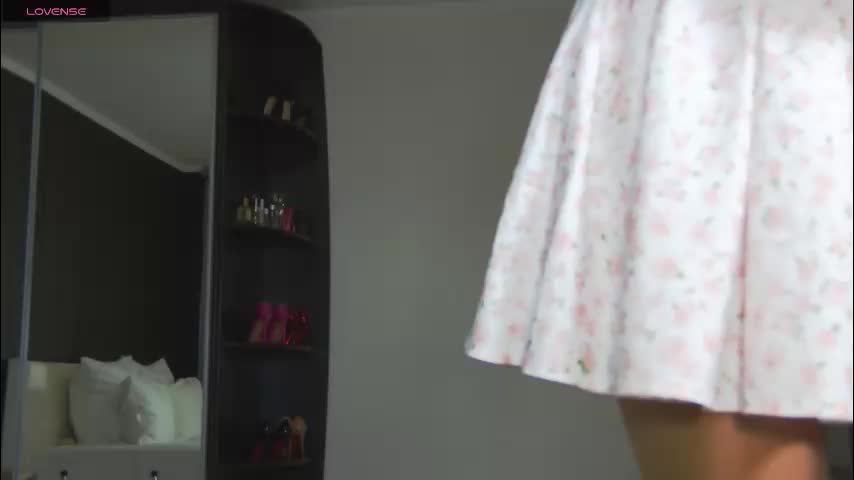 hefner_girl Adult Chat January 28, 2026