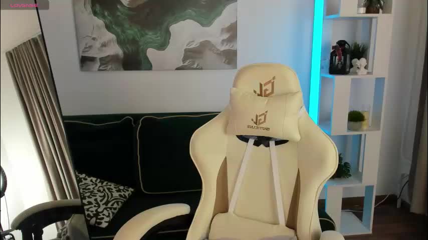 suzyjames Adult Chat January 28, 2026