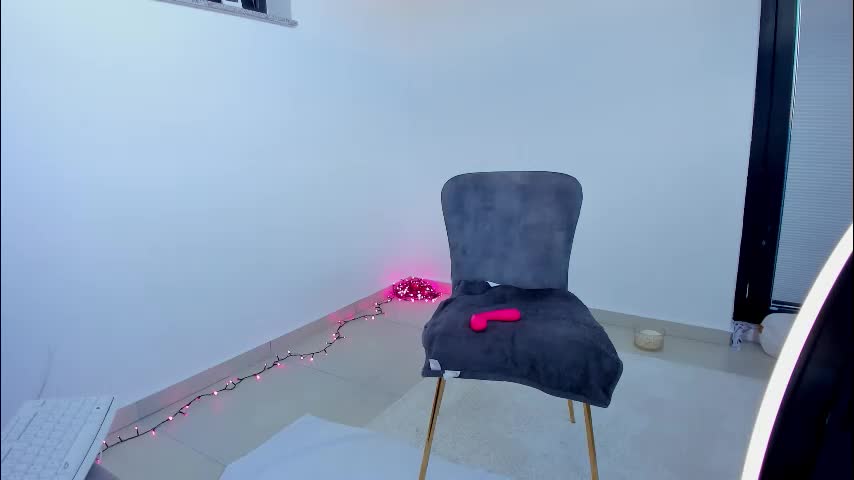 bella_hot77 Adult Chat January 29, 2026