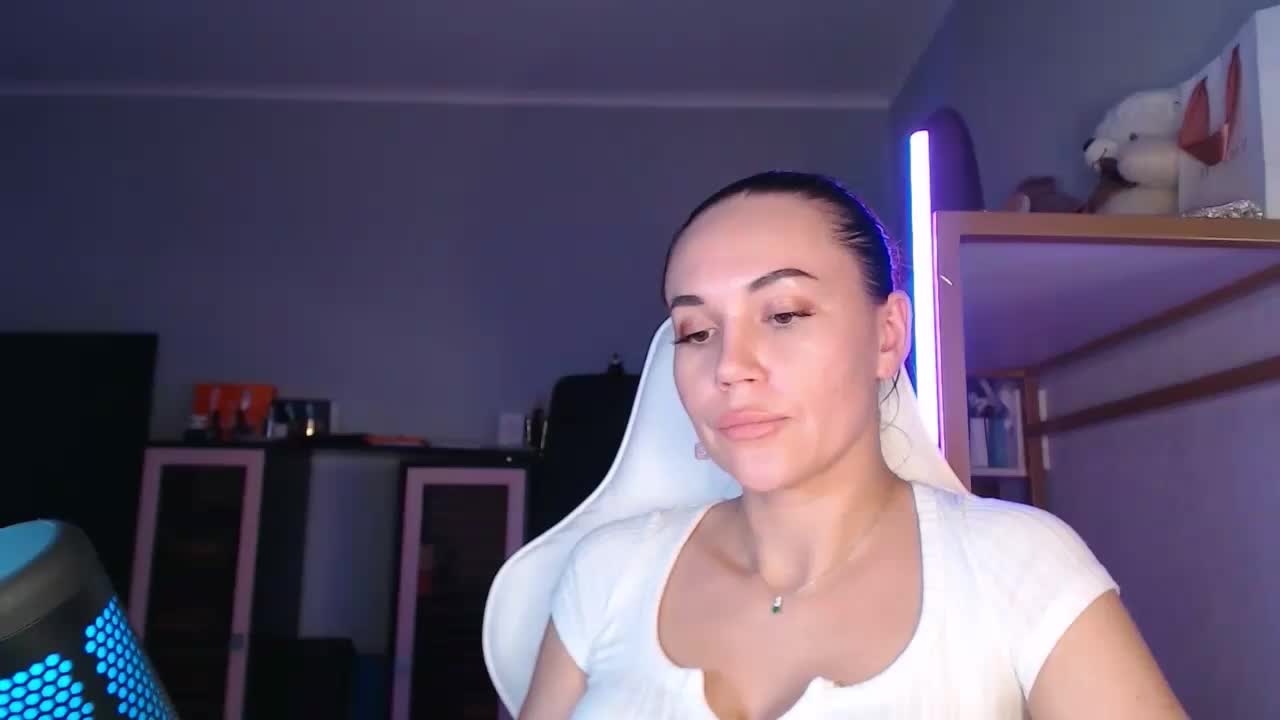 QWEENII Adult Chat February 1, 2026