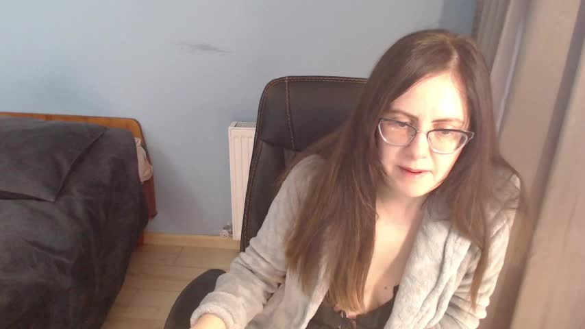 mandarinka28 Adult Chat February 1, 2026