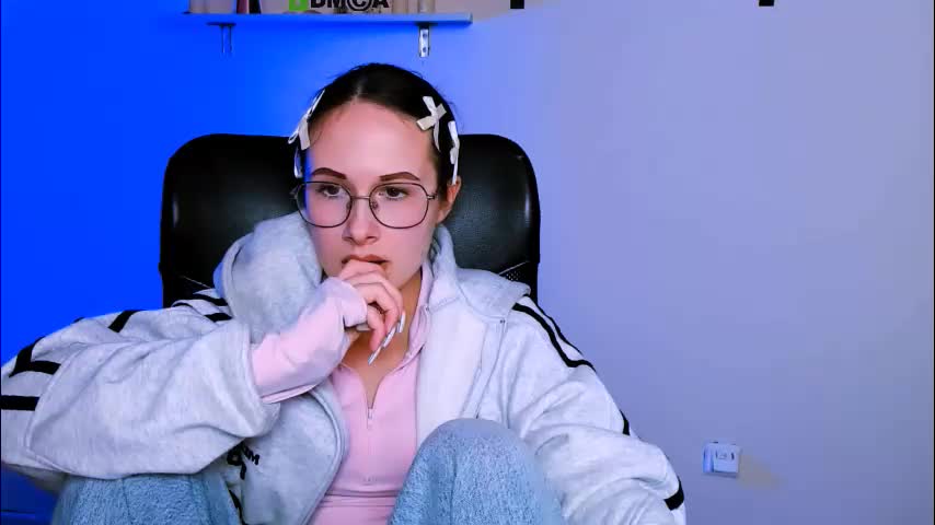 mona_cloud Adult Chat February 1, 2026